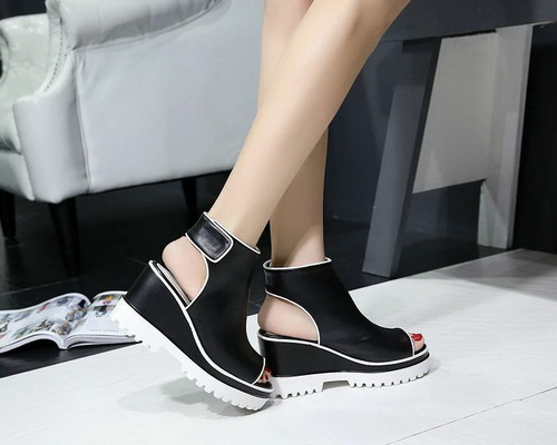 CHANEL Sandals Women--011